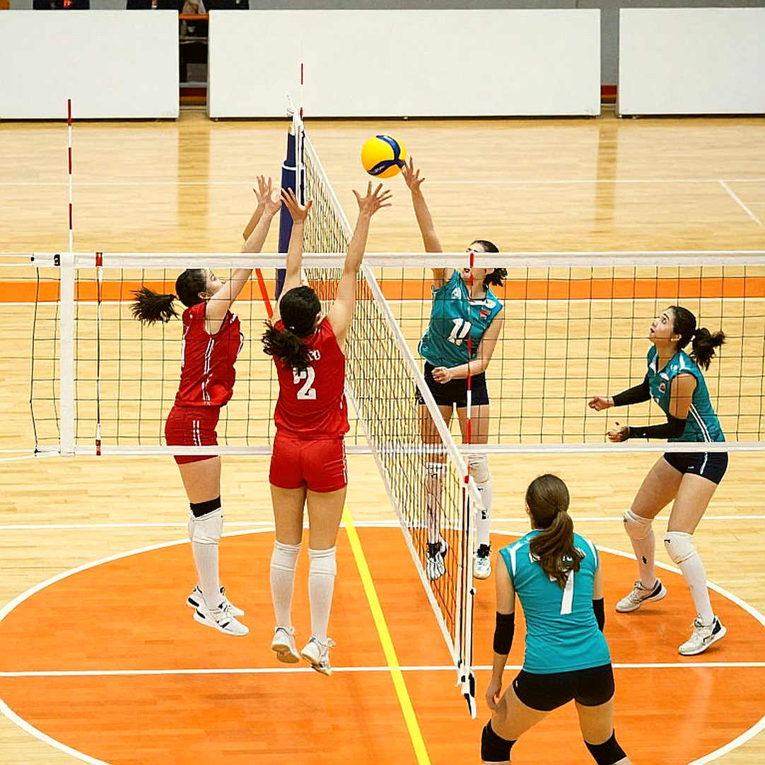 Bóng chuyền Nhật Bản: lịch thi đấu 11 tháng và hóa đơn chấn thương của thế hệ vàng