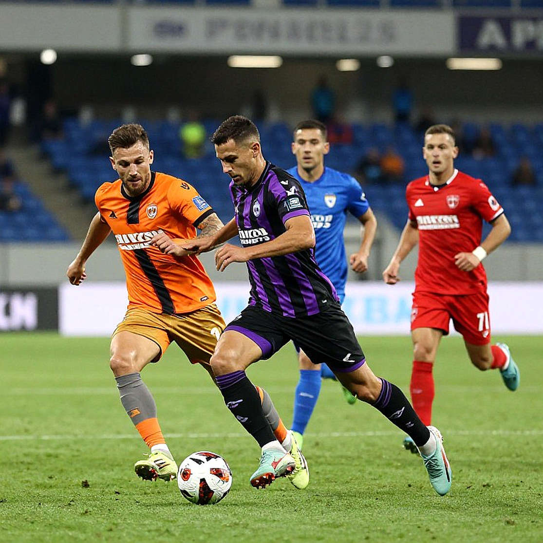 Jorrel Hato and One Positional Error: How English Media Turned a Young Defender Into a Whipping Boy Jorrel Hato and One Positional Error: How English Media Turned a Young Defender Into a Whipping Boy