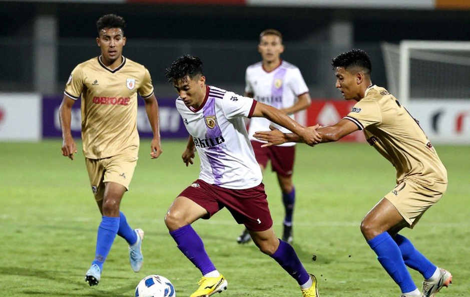 Arema FC gặp Persik Kediri tại Kanjuruhan: hàng công dẫn đầu, hàng thủ chưa đóng sổ Arema FC gặp Persik Kediri tại Kanjuruhan: hàng công dẫn đầu, hàng thủ chưa đóng sổ
