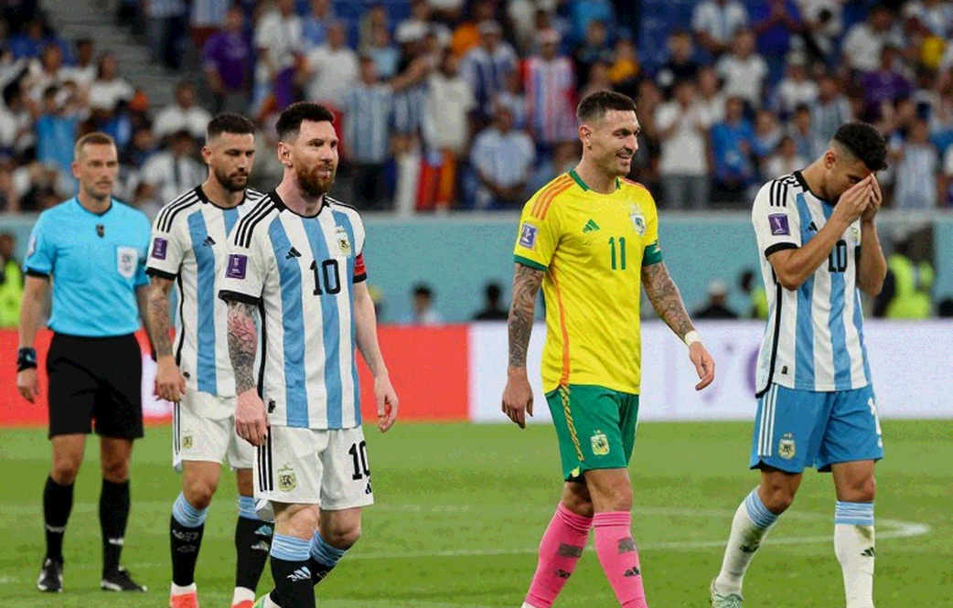 Hanoi FC 1-4 SLNA: Kewell họp báo muộn và lời thú nhận “đánh mất hệ thống” Hanoi FC 1-4 SLNA: Kewell họp báo muộn và lời thú nhận “đánh mất hệ thống”