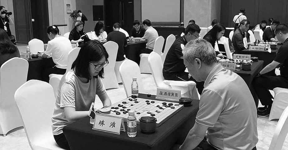 Khi người thầy trở thành thương hiệu: ChessBase và canh bạc Kostya Kavutskiy