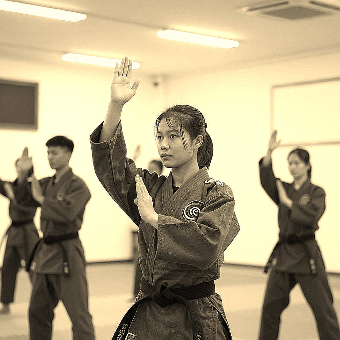 Reading Vietnam's Women's Team Kata Gold at Asiad 20 Through Five Judges' Flags Reading Vietnam's Women's Team Kata Gold at Asiad 20 Through Five Judges' Flags