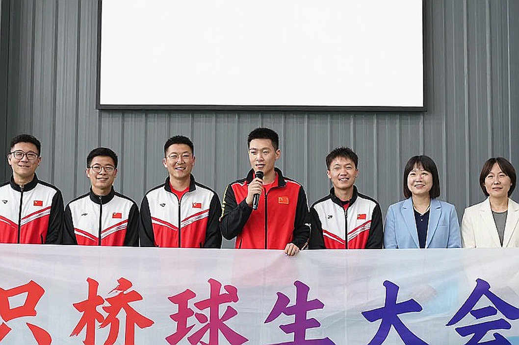 23 phút trên sân Asian Games: Đếm nhịp của một người tiên phong đứng một mình