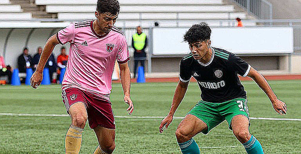 Bryan González and the Trembling Left Flank of Chivas Before the Clásico Tapatío Bryan González and the Trembling Left Flank of Chivas Before the Clásico Tapatío