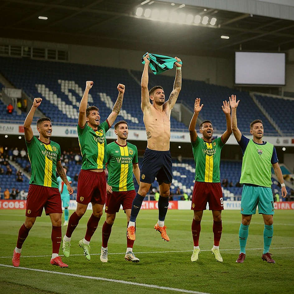 Bốn Bàn Thua Và Một Khoảng Lặng: Công An Hà Nội Học Bài Học Đầu Tiên Ở AFC Champions League Elite Bốn Bàn Thua Và Một Khoảng Lặng: Công An Hà Nội Học Bài Học Đầu Tiên Ở AFC Champions League Elite