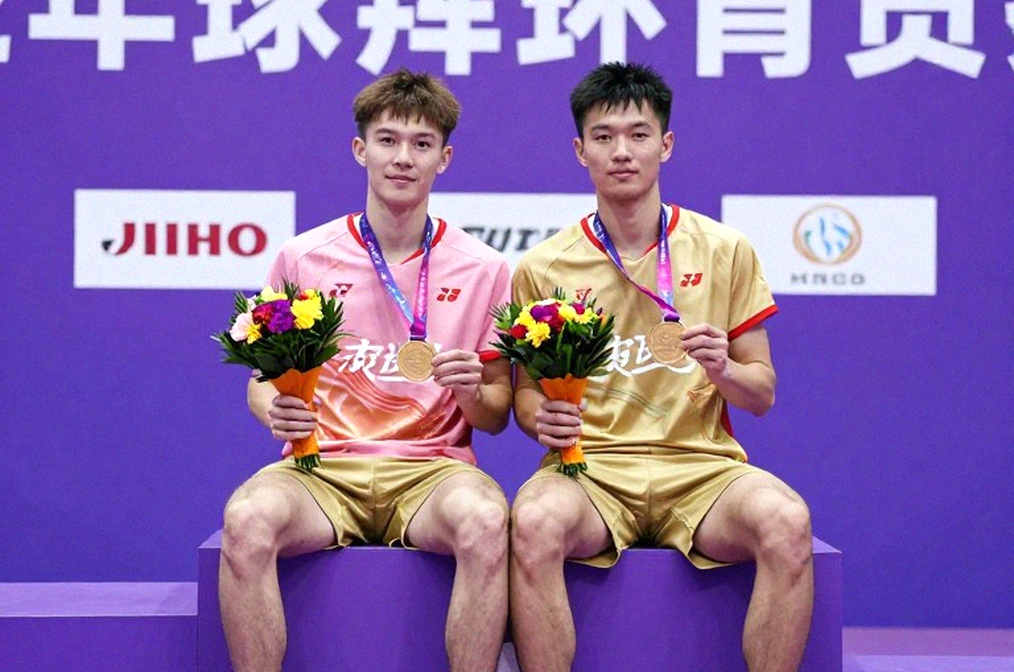 Asian Games 2026: Ấn Độ vào tứ kết đồng đội nam cầu lông, và ba thế hệ đơn nam lộ diện Asian Games 2026: Ấn Độ vào tứ kết đồng đội nam cầu lông, và ba thế hệ đơn nam lộ diện